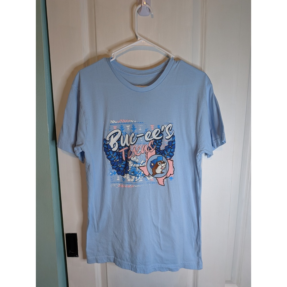 Buc-ee's Texas Graphic T-Shirt Mens Medium Light Blue Beaver Bluebonnet Cotton